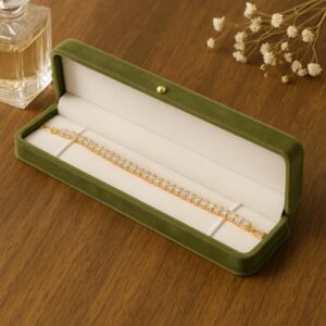 Travel Essentials Metal Bracelet Jewelry Organizer Box with Velvet Lining – Compact Jewelry Storage for Home & Travel (dark green)
