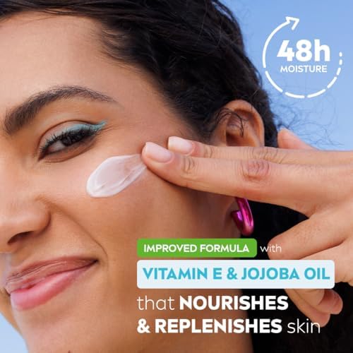 NIVEA Soft Moisturising Cream, A Moisturising Cream for Face, Body and Hands with Vitamin E and Jojoba Oil, Hand Cream Moisturises Deeply, All-Purpose Day Cream Tube, 75ml